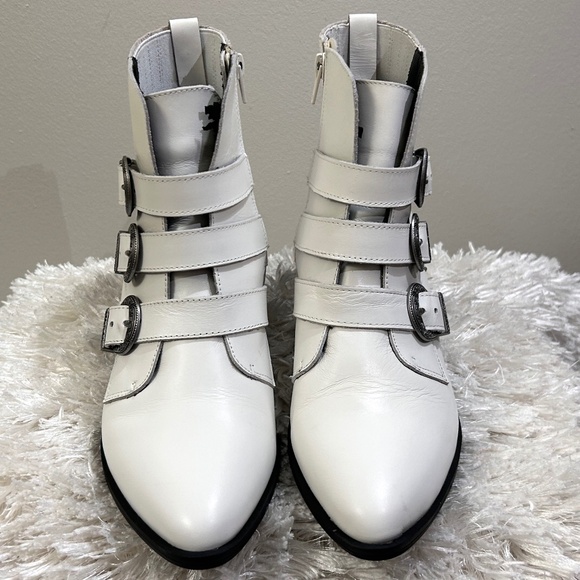 STEVE MADDEN -WHITE  BARK LOW HEEL WESTERN POINTED TOE ANKLE BOOTS - Picture 3 of 16